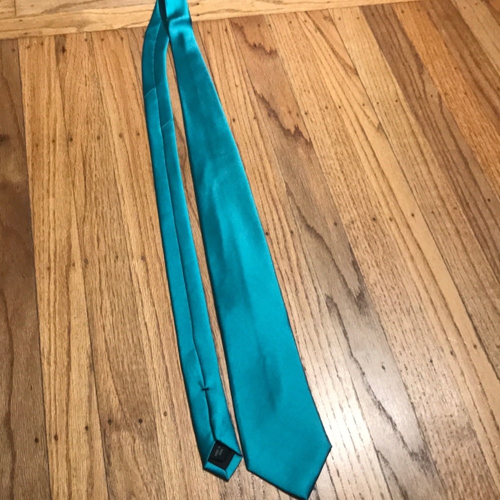 Turquoise tie